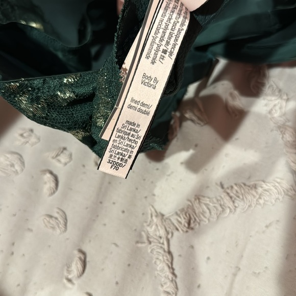 Brand New Emerald Victorias Secret Bra - Picture 7 of 7